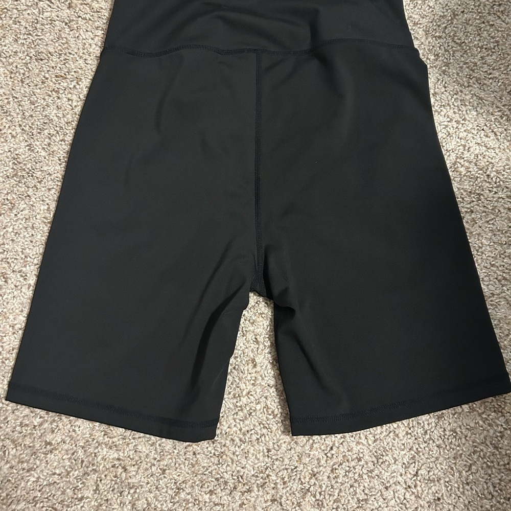 Modern Black Bike Shorts with Sleek Design